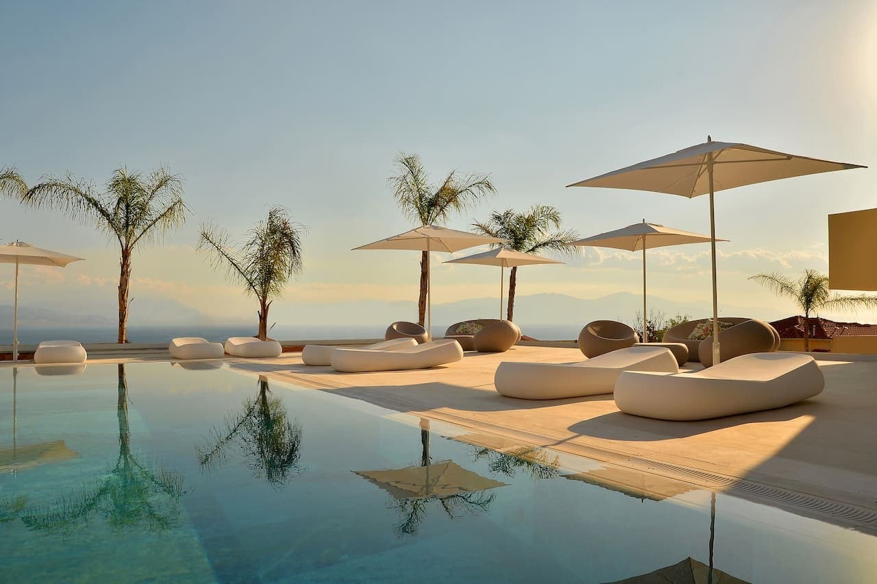 Pool & Terrace